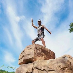 学生18和老师做爱摸胸
